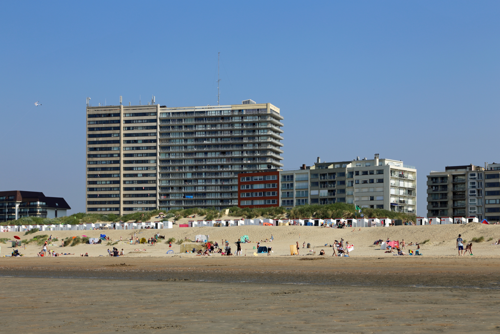 Oostduinkerke Beach R01